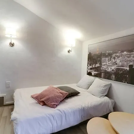Apartment Lovely Studio In The Heart Of